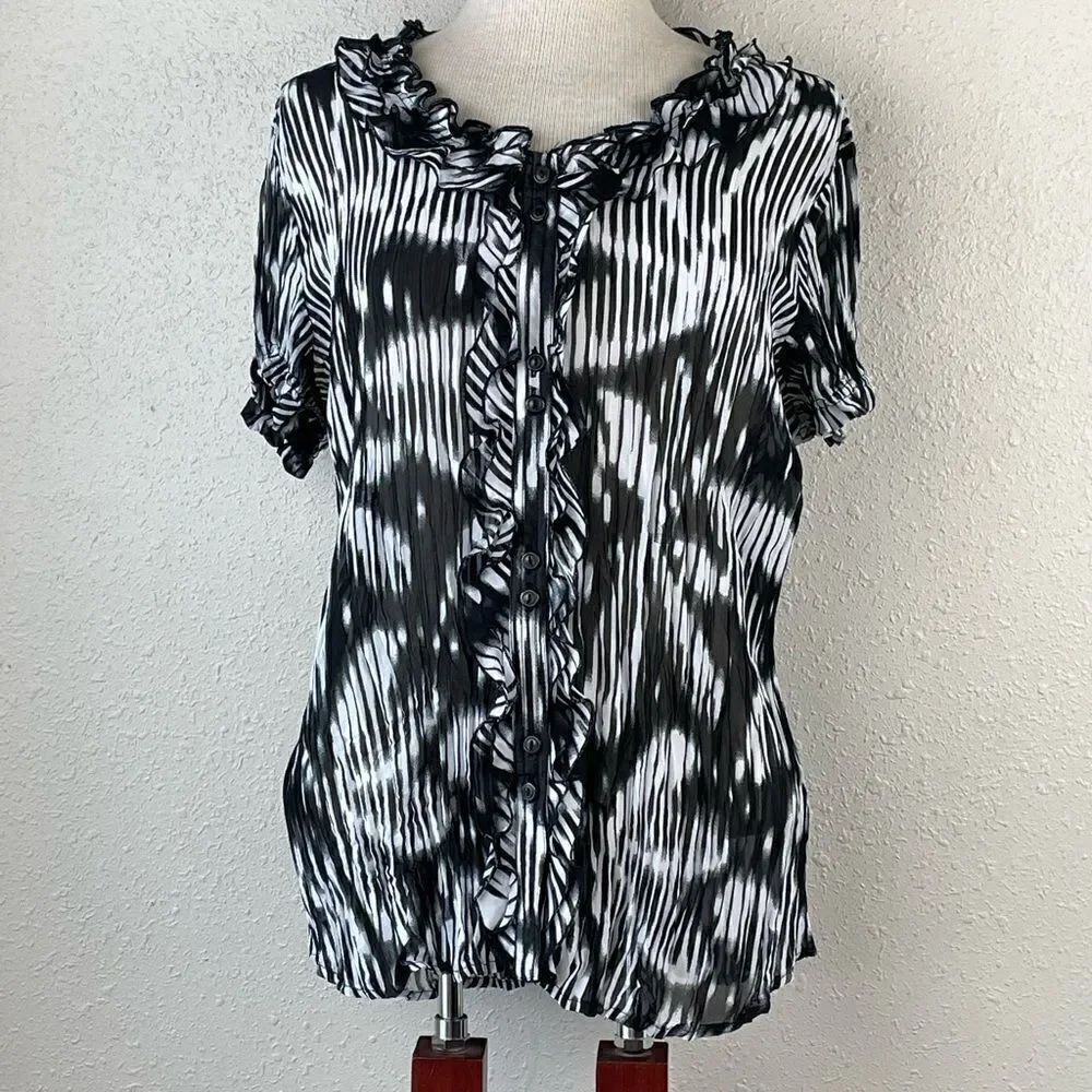 EUC Style & Co. Womens Black and White Button Down Blouse Size 12.